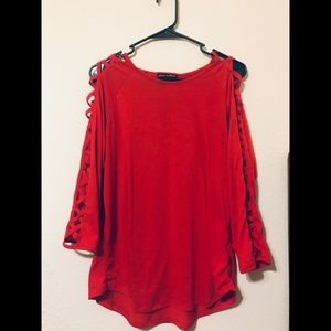 Cute top with cutout sleeves